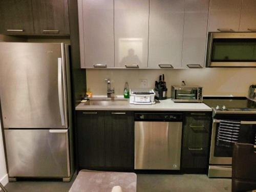 Furnished 1 Bedroom In East Village By Signature Suites Ltd Κάλγκαρι Εξωτερικό φωτογραφία